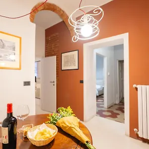 托赛利套房公寓